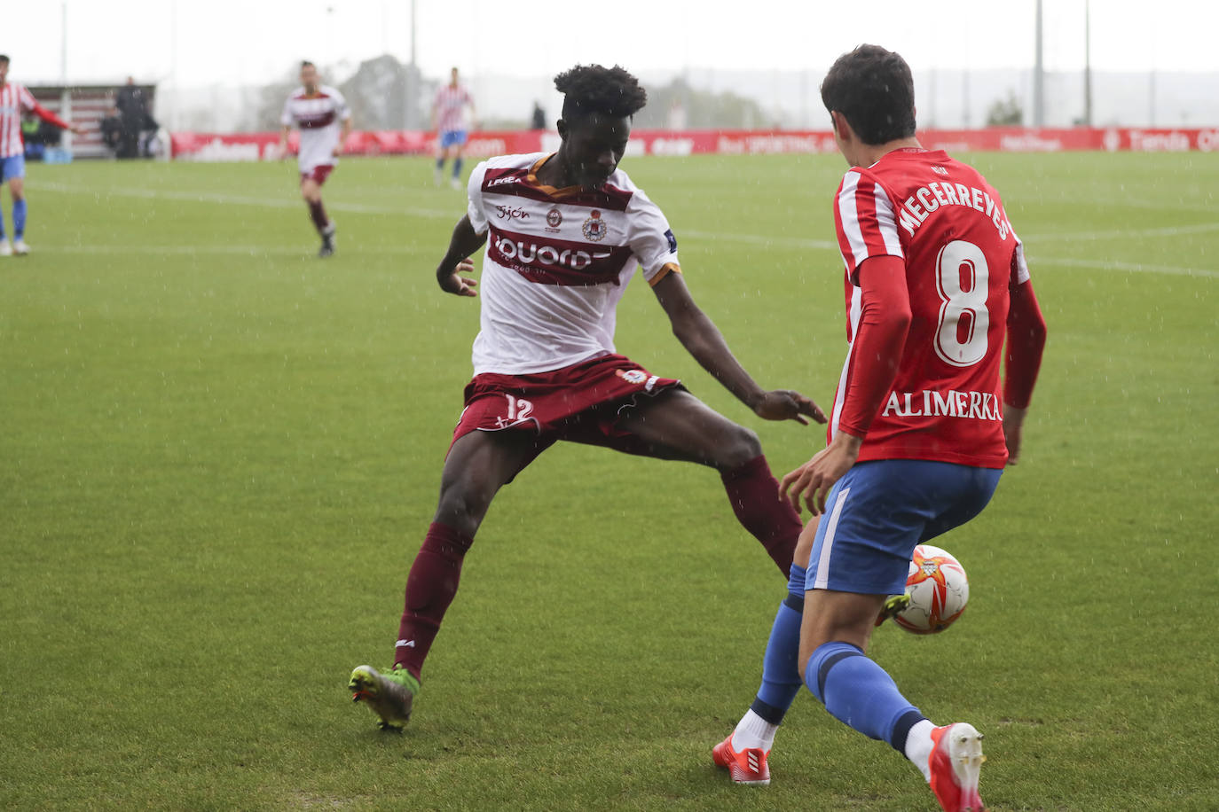 Fotos: Las Mejores Imágenes Del Sporting B - Gijón Industrial | El ...